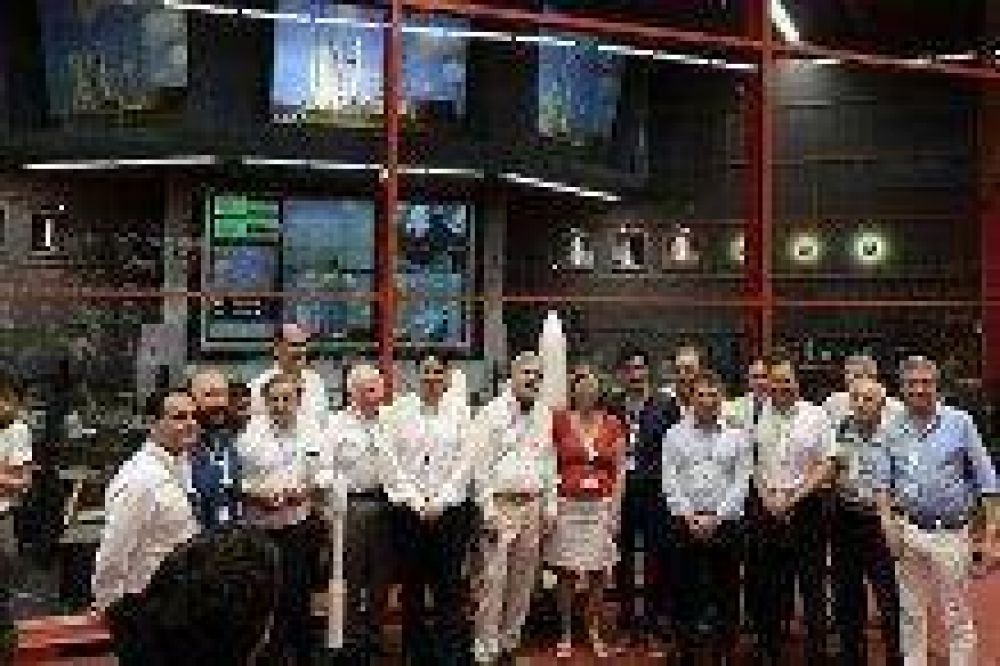 Insfran asisti� al hist�rico lanzamiento del primer satelite geoestacionario construido en el pais