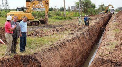 Avanza la obra del acueducto que abastecer� a Santo Tom�, Sauce Viejo y Desv�o Arij�n