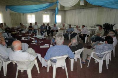 El Intendente se reuni� con integrantes de Sociedades Rurales de la regi�n 