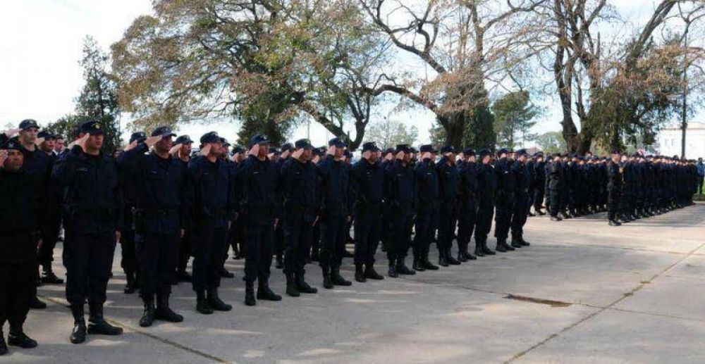 El Gobierno abonar� al personal de las fuerzas de seguridad lo correspondiente a uniformes