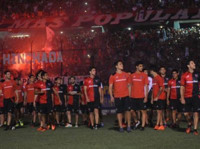 Banderazo, color y mucha pasi�n, el ritual rojinegro una vez m�s llen� el Coloso