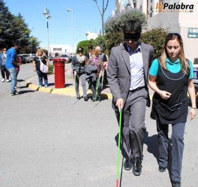Jornada de �bastones blancos� en el centro de Patagones