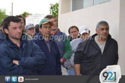 A las 9.00 horas vuelven a reunirse los municipales en medio del paro