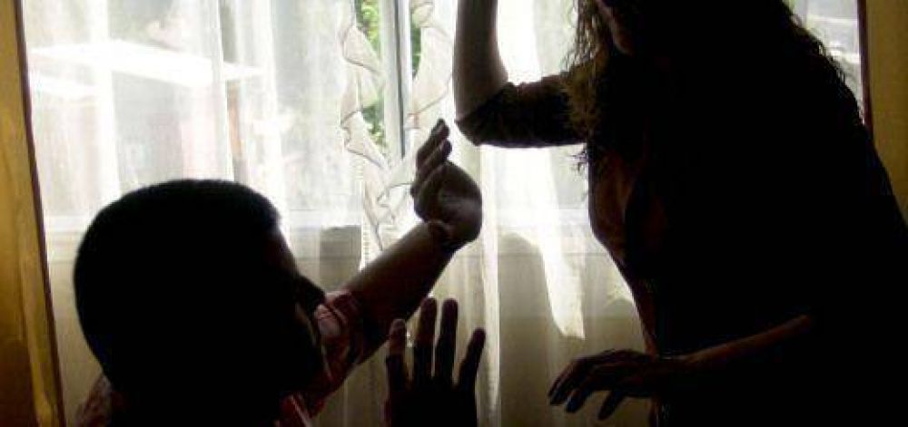 Antrop�loga acuchill� y golpe� con un martillo a su pareja en una discusi�n