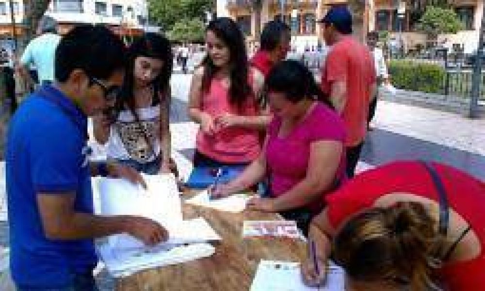 AMP ya junt� 10 mil firmas a favor del boleto estudiantil gratuito