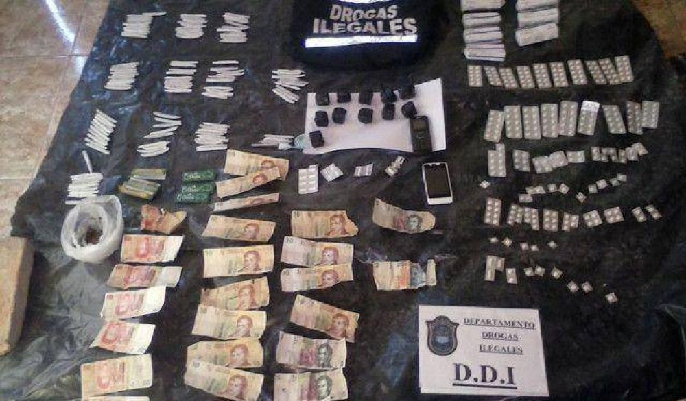 En Rawson y Capital, desbarataron 5 kioscos donde vend�an drogas