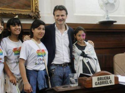 Concejo Deliberante: Repudian represi�n a la prensa y aprueban interpelaci�n a ABSA y OCABA