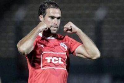 Ins�a denunci� que hubo �bajada de l�nea� para separarlo del plantel