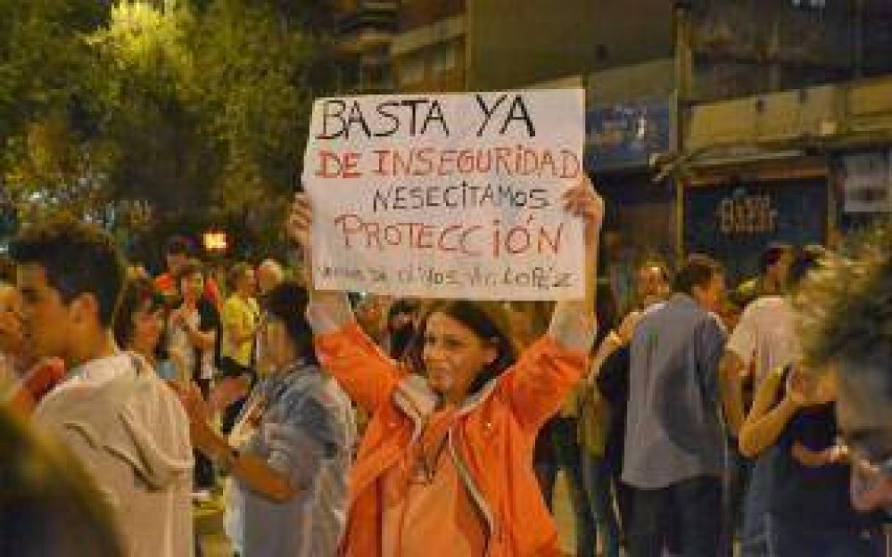 Vicente Lpez: Tras la polmica por el cierre de calles, vecinos marchan contra la inseguridad