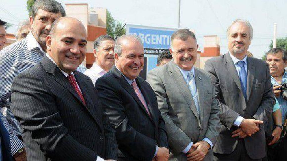 Entregaron 136 viviendas en los Vallistos