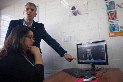 Cristaldi puso en marcha la historia cl�nica digital en la Salud P�blica Municipal