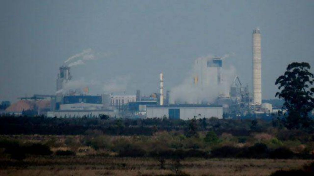 Gualeguaych� envuelta por emanaciones de UPM