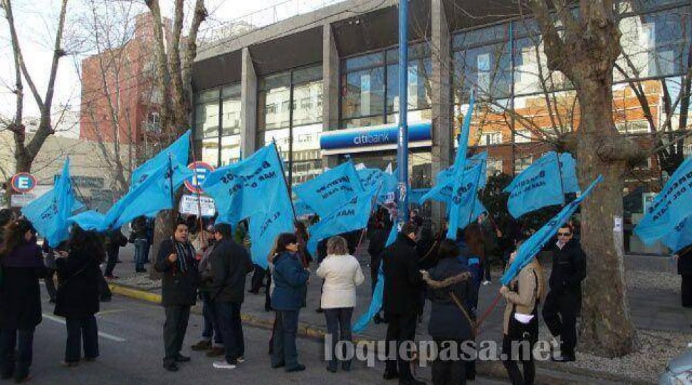 Bancarios anunciaron un paro nacional para el 22 de octubre