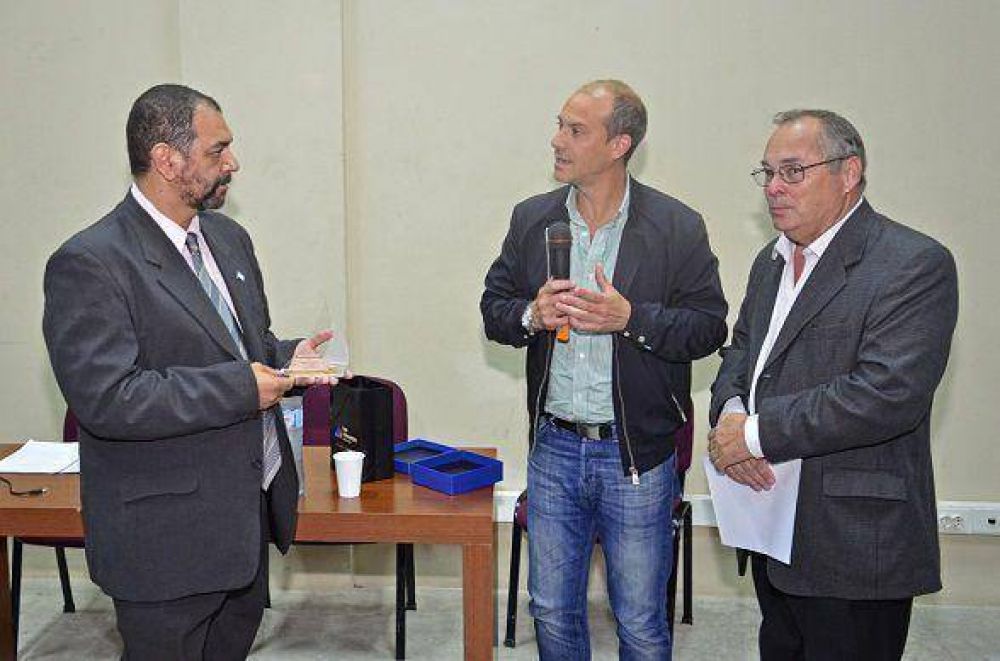 Charla sobre �Gesti�n Sustentable de los Residuos� en San Fernando