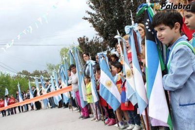 Con importantes aportes y anuncios Weretilneck encabez� acto aniversario de Sierra Grande