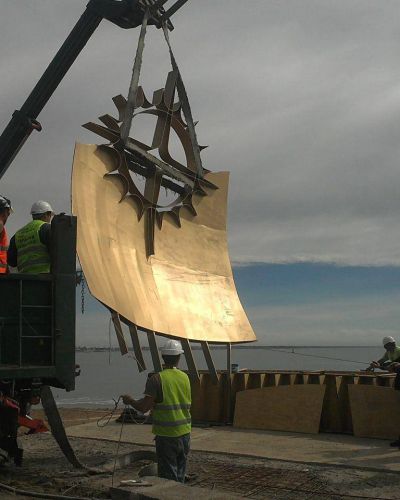 Lleg� el monumento que recuerda la expedici�n Atlantis
