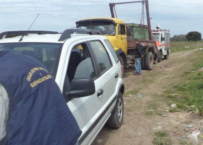Cami�n arrojaba basura en la v�a p�blica: detuvieron al conductor