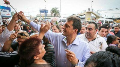 Massa volvi� a La Matanza a un a�o de los incidentes