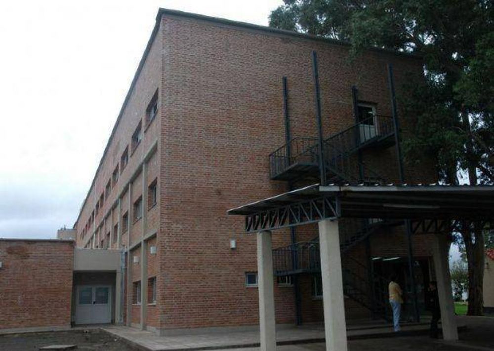 Denuncian maltrato en la Maternidad