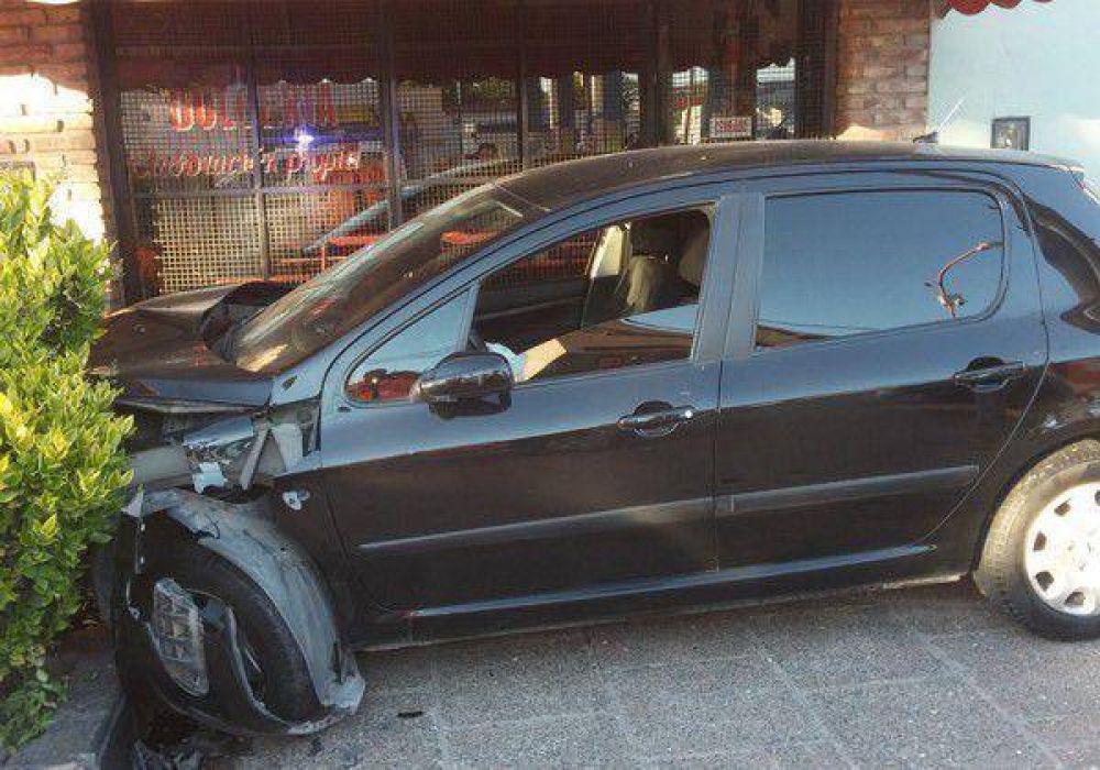Un auto choc� contra una columna: un herido