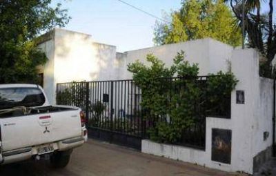 Un matrimonio mayor fue asaltado en su casa por tres encapuchados