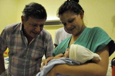 Peppo con mam�s de prematuros en el Perrando