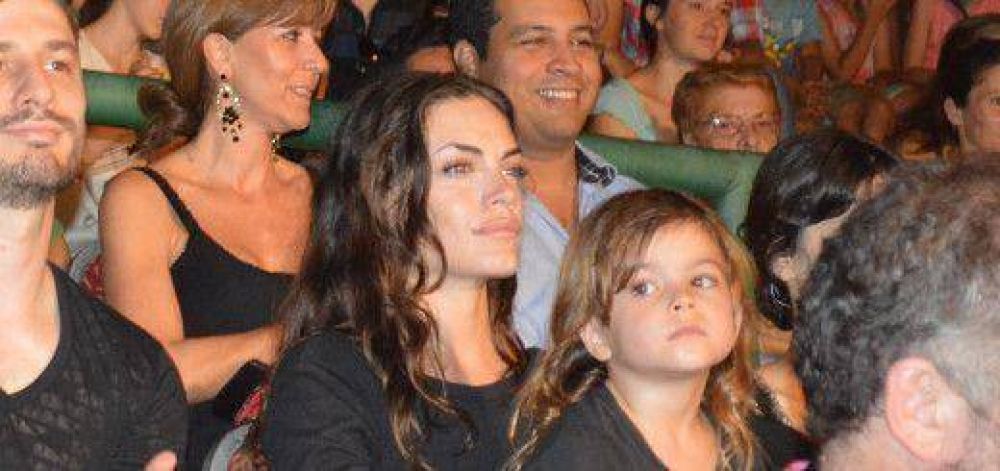 Emilia Att�as: �Las Tres Fronteras tambi�n puede ser un lugar festivo, de celebraci�n�