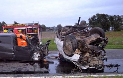 Seis personas murieron en un fatal accidente sobre la ruta N� 188, cerca de Rojas