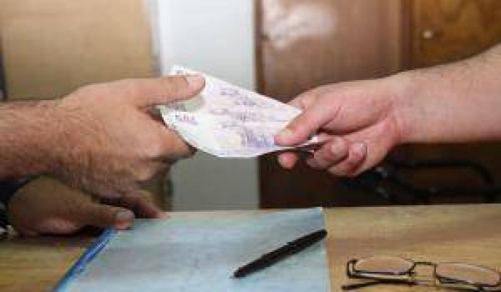 R�cord de m�dicos echados de la OSP por cobrar plus