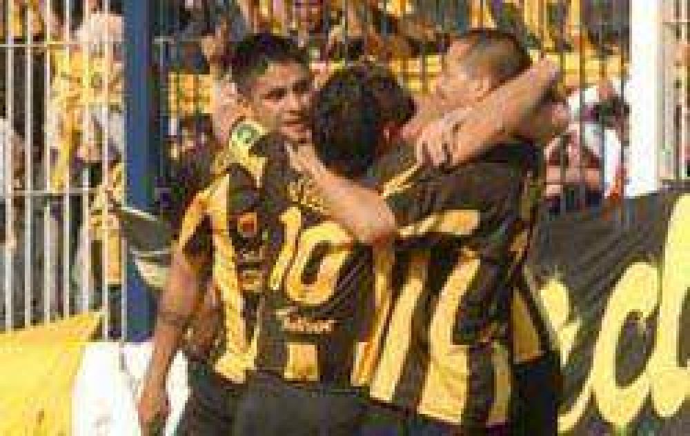 Mitre gan� y busca clasificar entre los cuatro primeros
