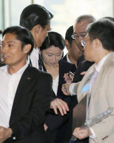 Renunci� la nueva ministra de Econom�a de Jap�n por el uso ilegal de fondos