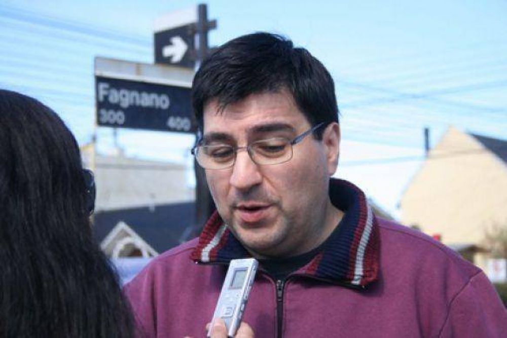 APROSA se re�ne con Ortiz y se rearma para la normalizaci�n gremial en San Juli�n