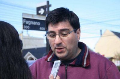 APROSA se re�ne con Ortiz y se rearma para la normalizaci�n gremial en San Juli�n