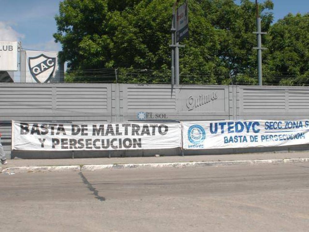 Los empleados del QAC siguen de paro