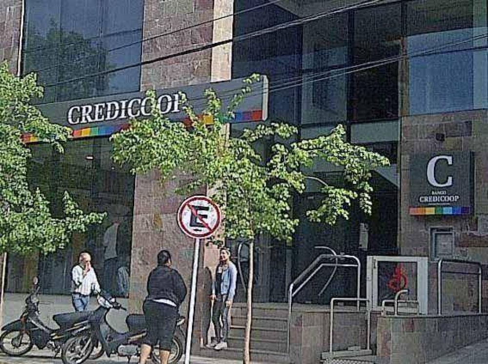 Robaron m�s de $ 90 mil de un cajero, pero los atrap� la polic�a