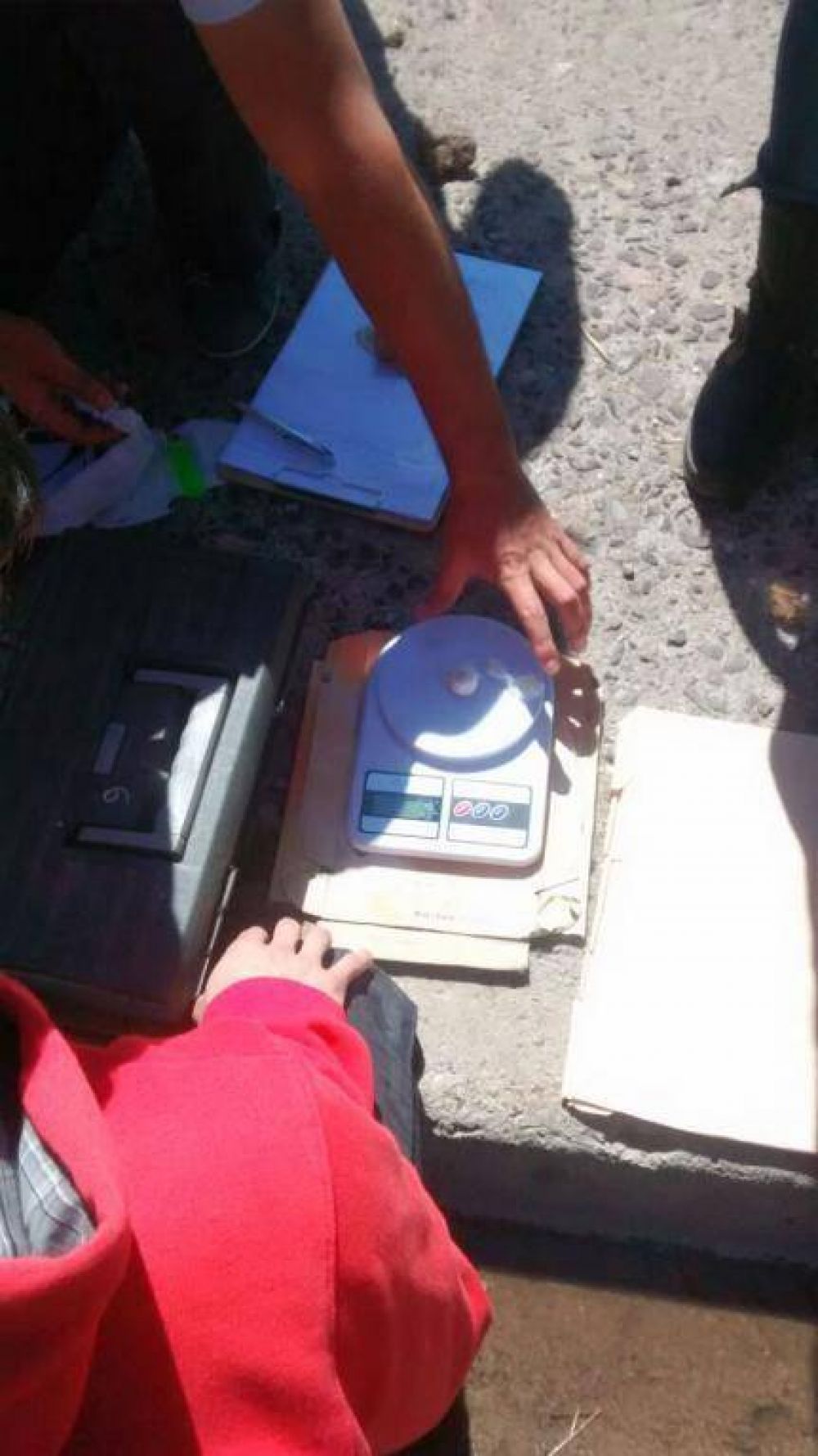 Atraparon a un sujeto con droga