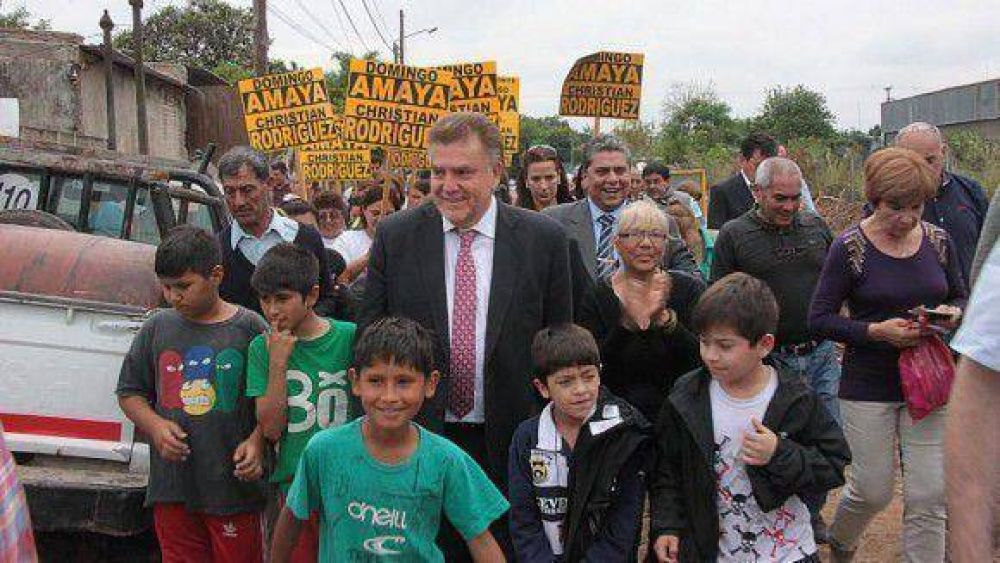 Comenzaron las obras de entubamiento del Canal �Kirchner - Roug�s�