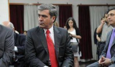 Massa llega hoy para sellar un acuerdo con el diputado Cano
