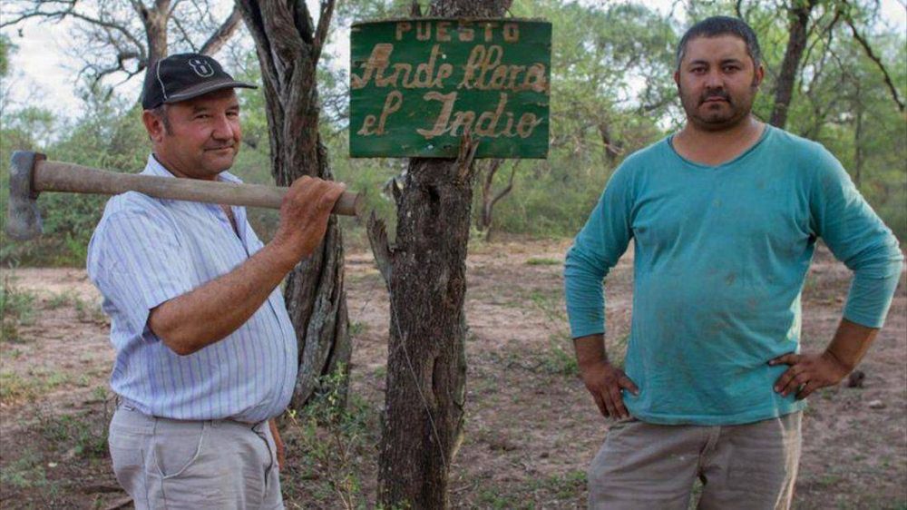 Trabaja para la Provincia y hace planos para quitarle tierras