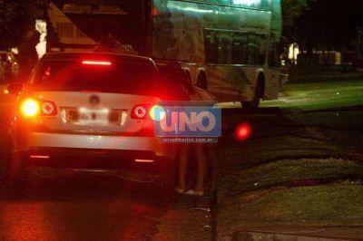 La red de explotaci�n sexual que funcionaba detr�s de la terminal de Paran� hab�a sido denunciada por Ammar