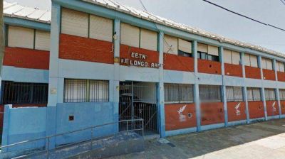 Denuncian que una chica de 16 a�os fue violada por otro alumno dentro del colegio