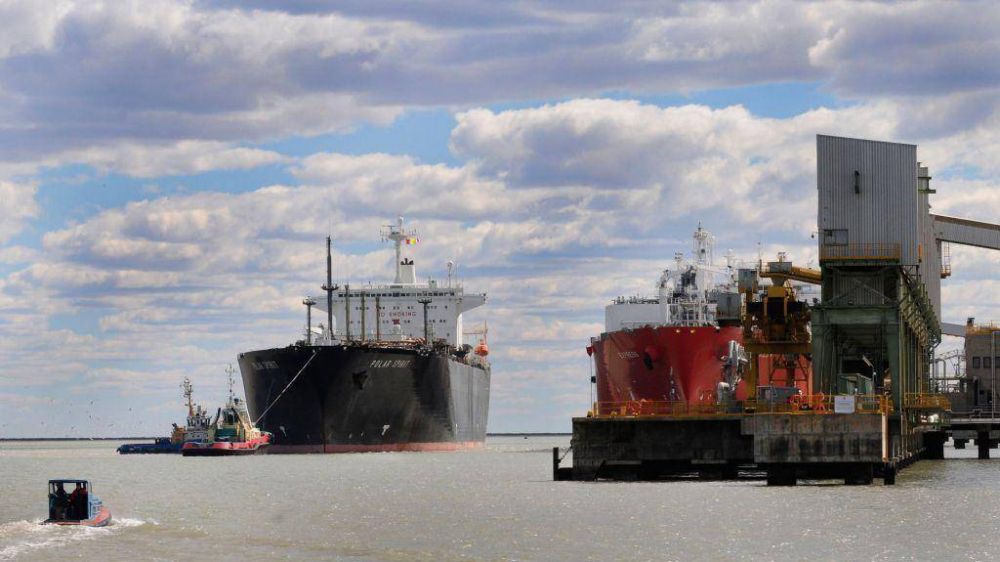 Sin respetar el cronograma oficial, siguen las descargas de gas en el puerto de Bah�a