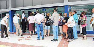 Gremios oficiales y opositores piden un bono de fin de a�o