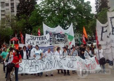 Periodistas despedidos vuelven a reclamar