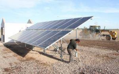 En 10 d�as comienzan a levantar la f�brica solar
