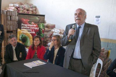 Ministro de Agricultura, Ganader�a y Pesca entreg� el dinero para construir el nuevo Mercado Comunitario