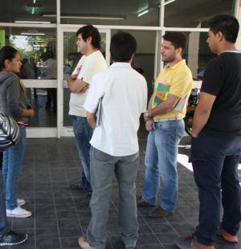 Enca�onan, noquean y roban 75.000 pesos a un empleado