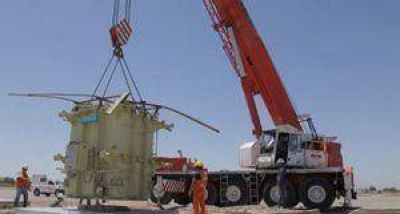  Instalan equipos de la nueva Estaci�n Transformadora