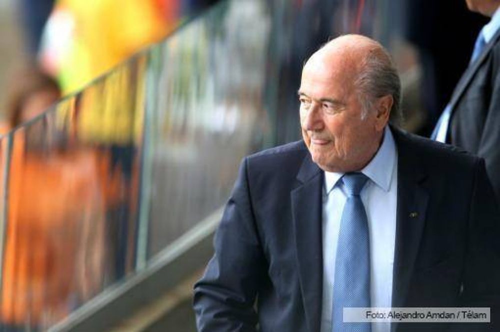 Blatter adelant� que el mundial de Qatar 2022 se jugar�a en noviembre