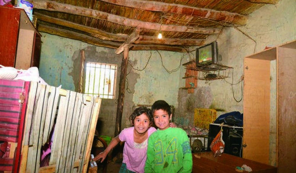 Pavimentaron la Villa Obrera, pero la ayuda social no lleg�